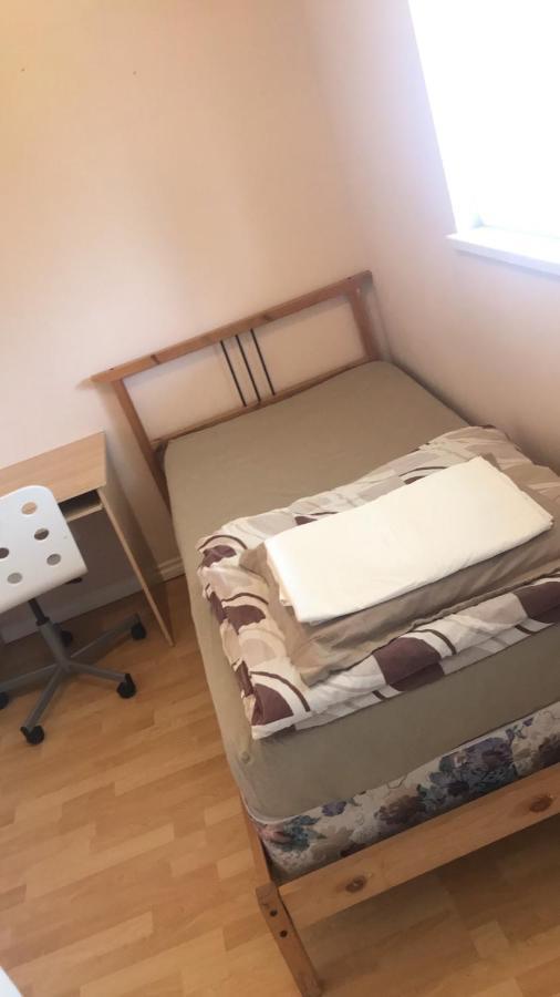 Vancouver Backpacker House - 10 Min Walk To Metrotown Skytrain Station Burnaby Eksteriør bilde